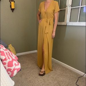 VICI gold w/ white design wrap dress NWOT SMALL